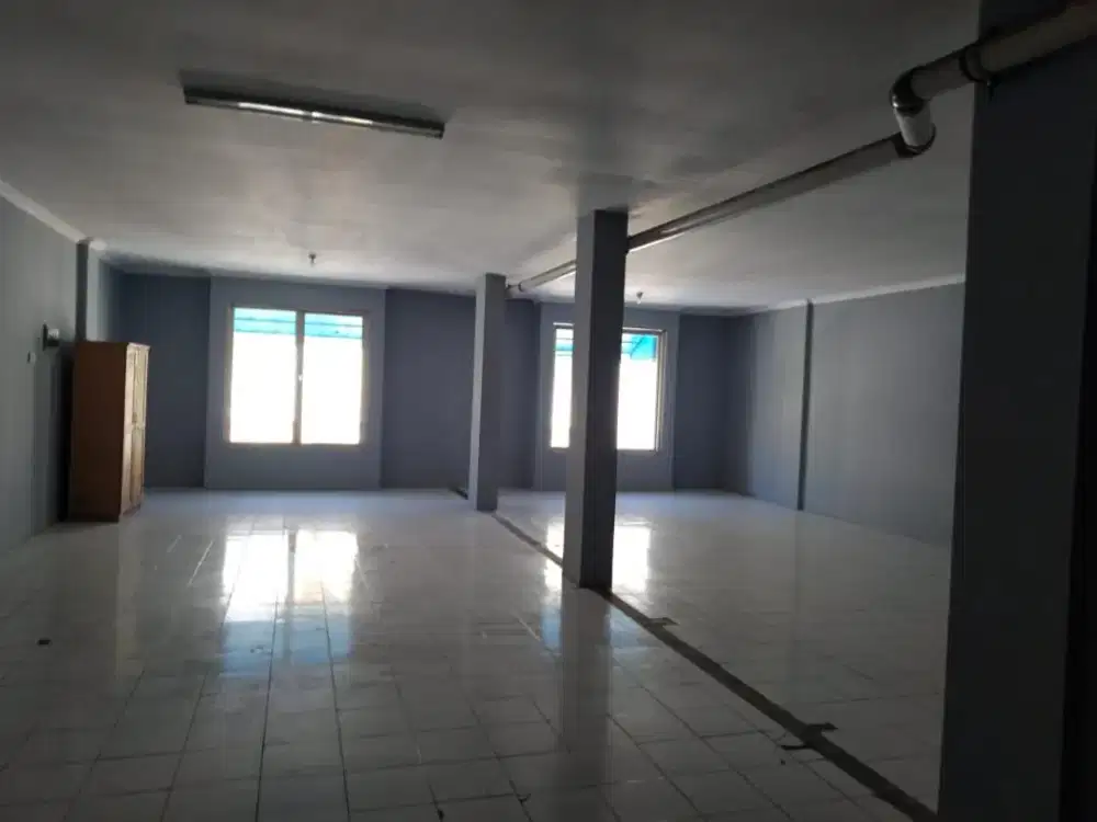 Ruko 4 Lantai Royale Palace di Jl. Prof. Dr. Soepomo Menteng Dalam Tebet