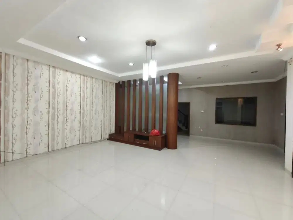 Dijual Villa Komplek Cemara Asri Jalan Rambutan