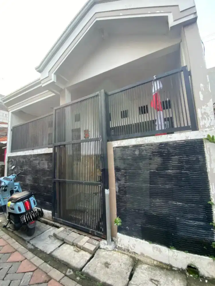 Disewakan rumah di Jl. Manyar Sabrangan VIII-A no 5 Dekat Kampus