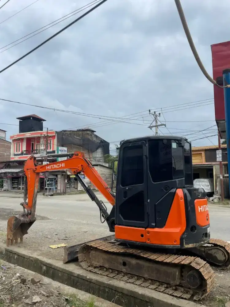 Examini Hitachi u 48 kelas 5 ton