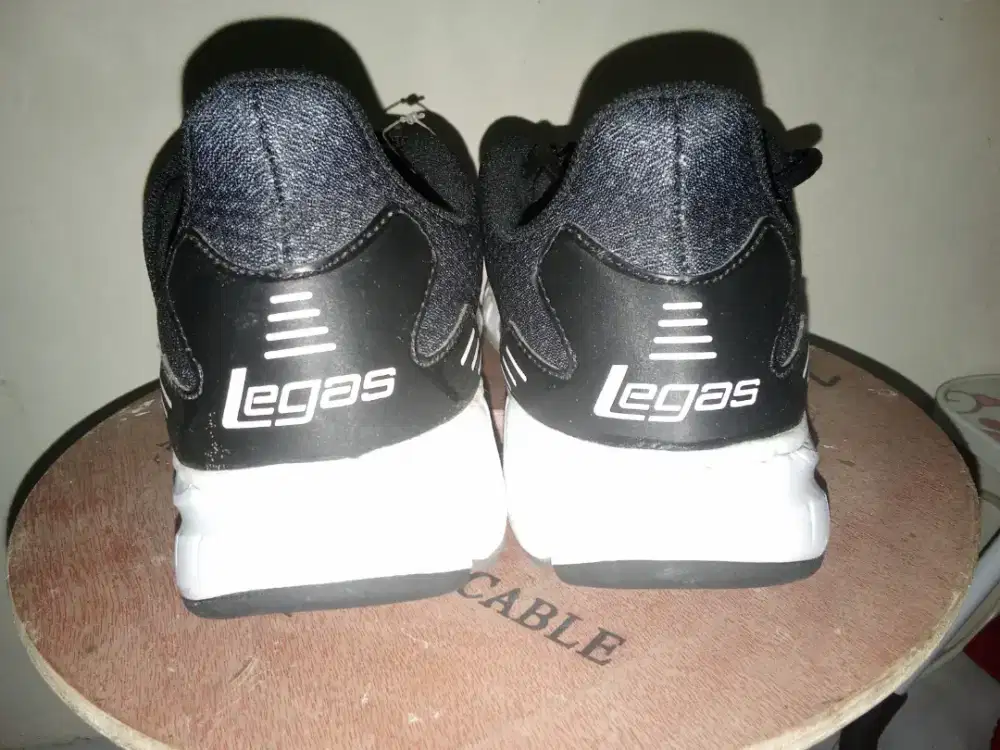 Sepatu Legas ukuran 44