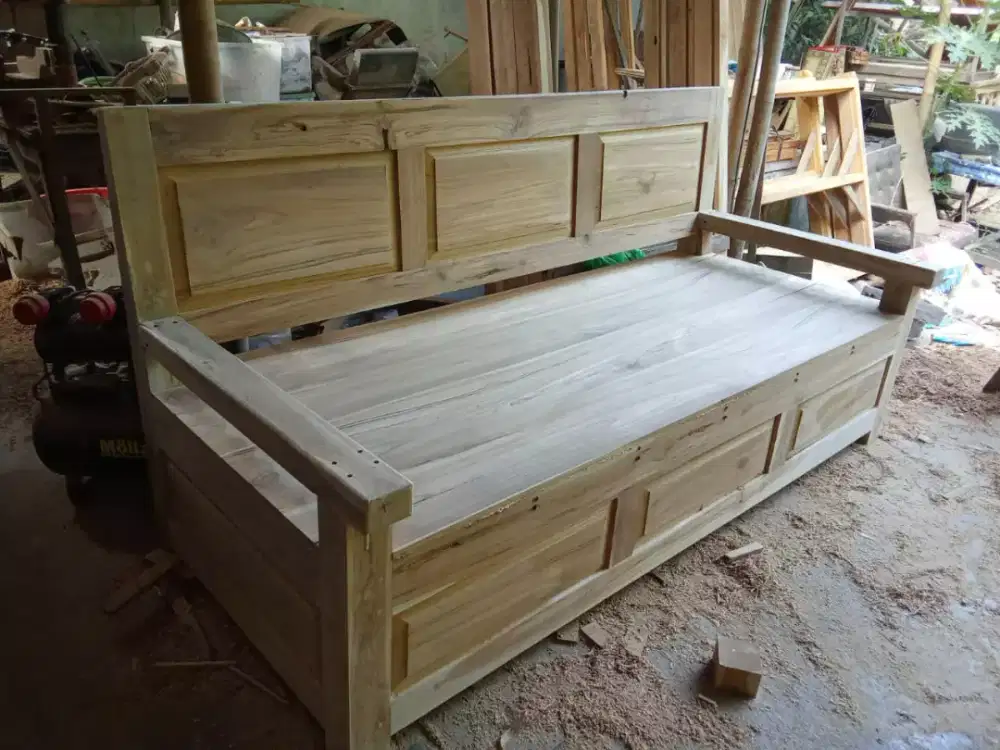 Kursi resban kayu jati