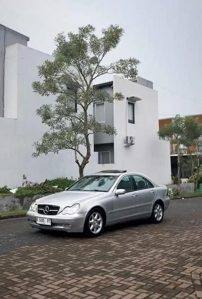Mercedes-Benz C240 2002 Bensin