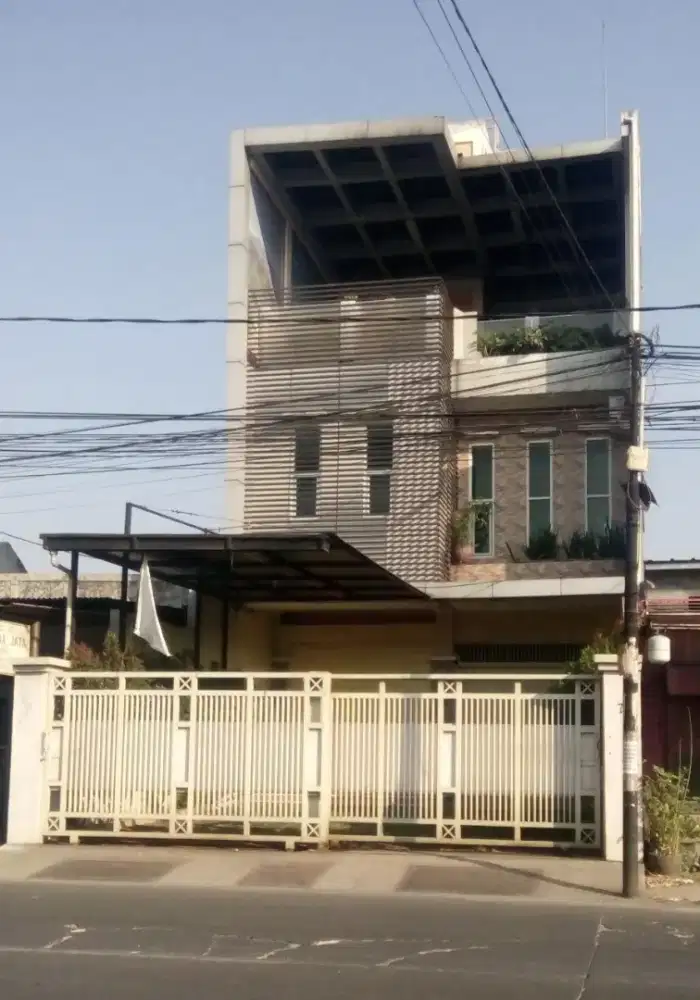 Dijual gedung  Kantor  4 lantai