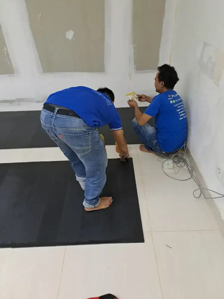 Lantai vinyl 2mm terpasang