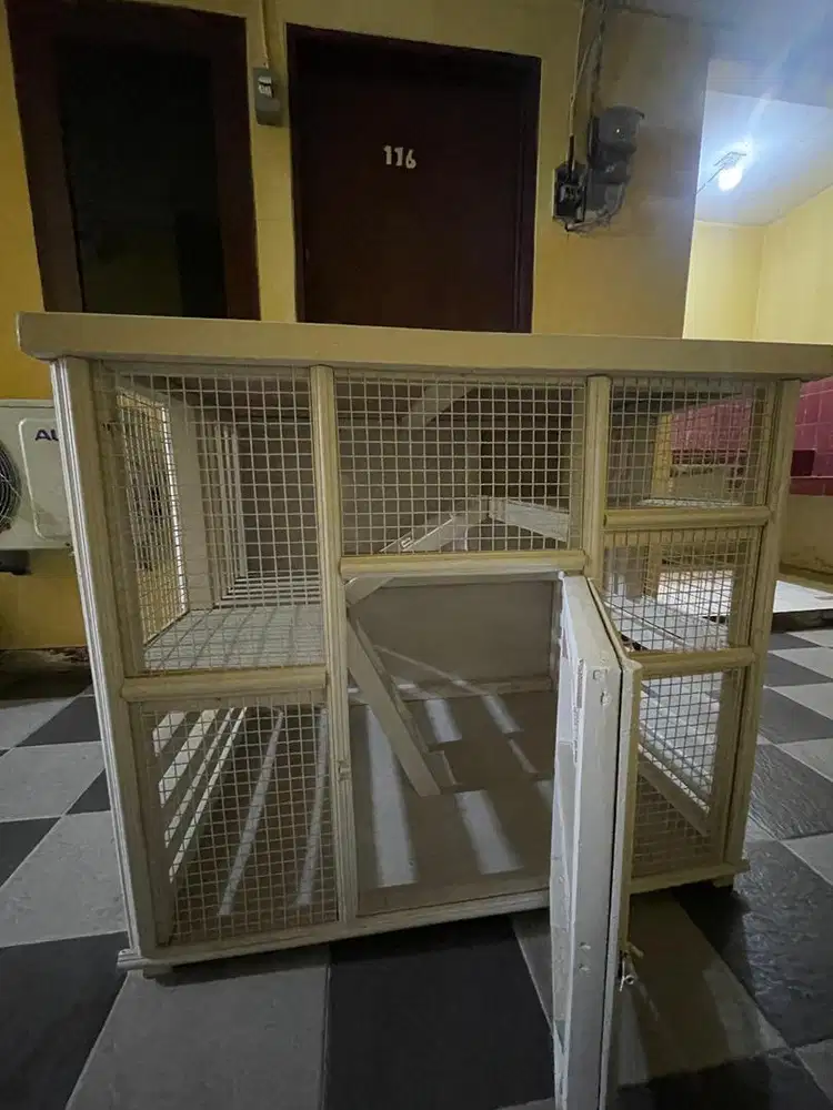 Kandang Kayu Serbaguna