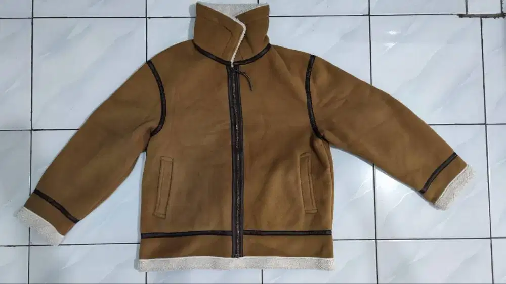 Preloved Jaket Hangat Shearling Jacket JW Anderson UNIQLO Size M