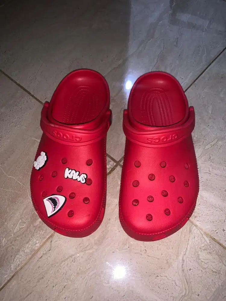 sendal crocs clasic uk 42 m8