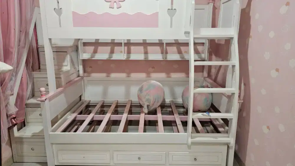 Tempat Tidur Tingkat Anak Perempuan Bahan kayu mahoni finishing duco