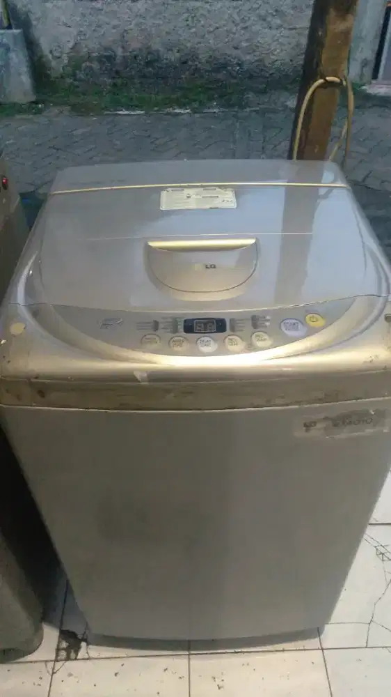 mesin cuci 1 Tabung digital Merek LG