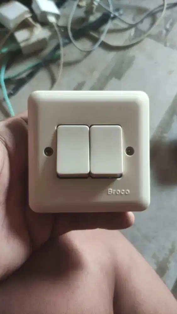 BROCO SAKLAR TANAM DOUBLE SWITCH 6622