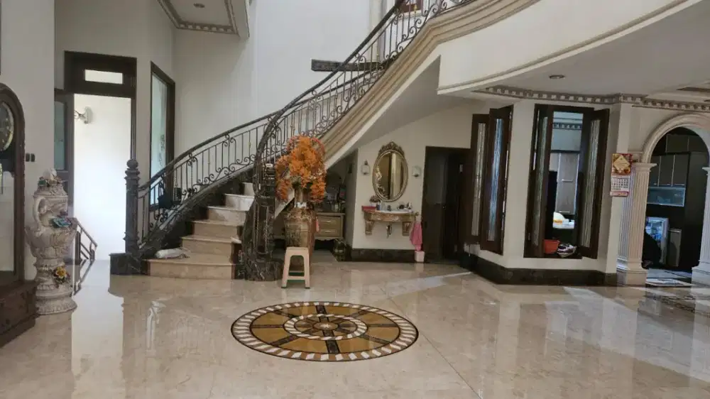 Jual Murah Rumah Classic 3 Lt
Villa Gading Indah Kelapa Gading
Jakut