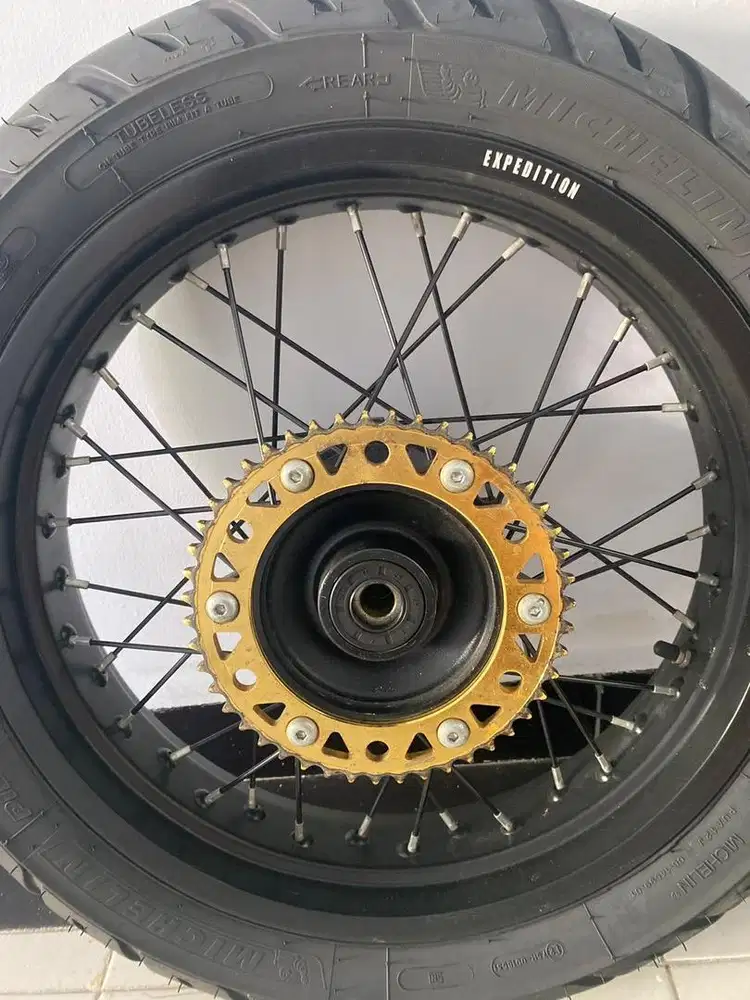 Velg bekas crf ring 17 merk expedition ban michelin
