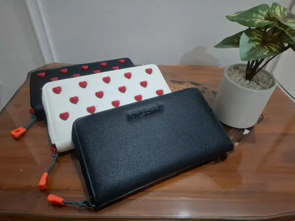 Dompet Organizer Betsey Johnson