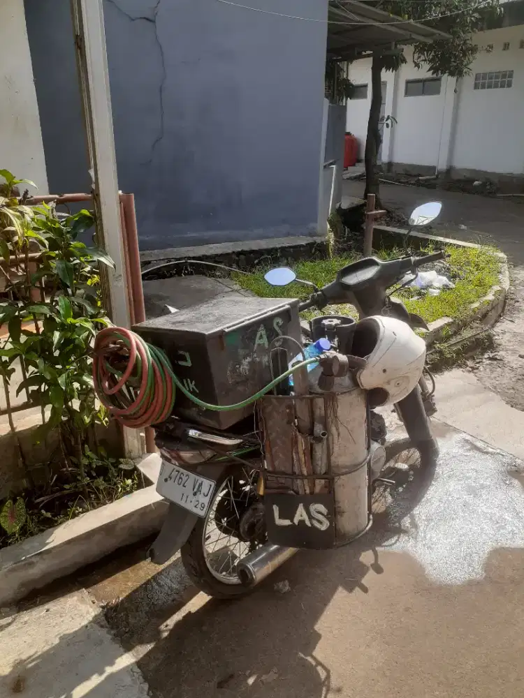 Terima las karbit dan listrik panggilan