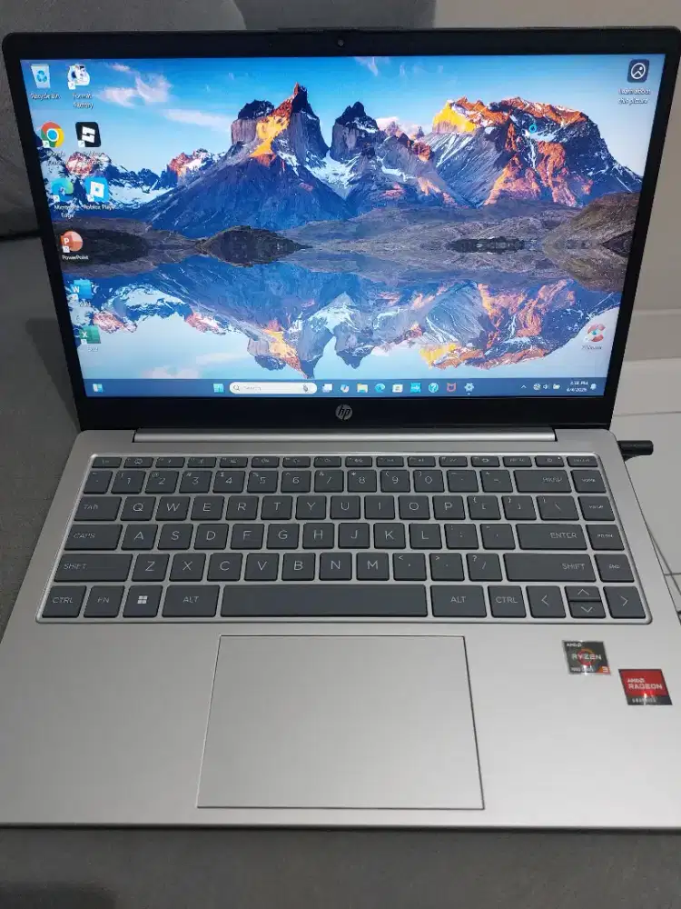 Laptop HP Em0333AU - AMD Ryzen 3