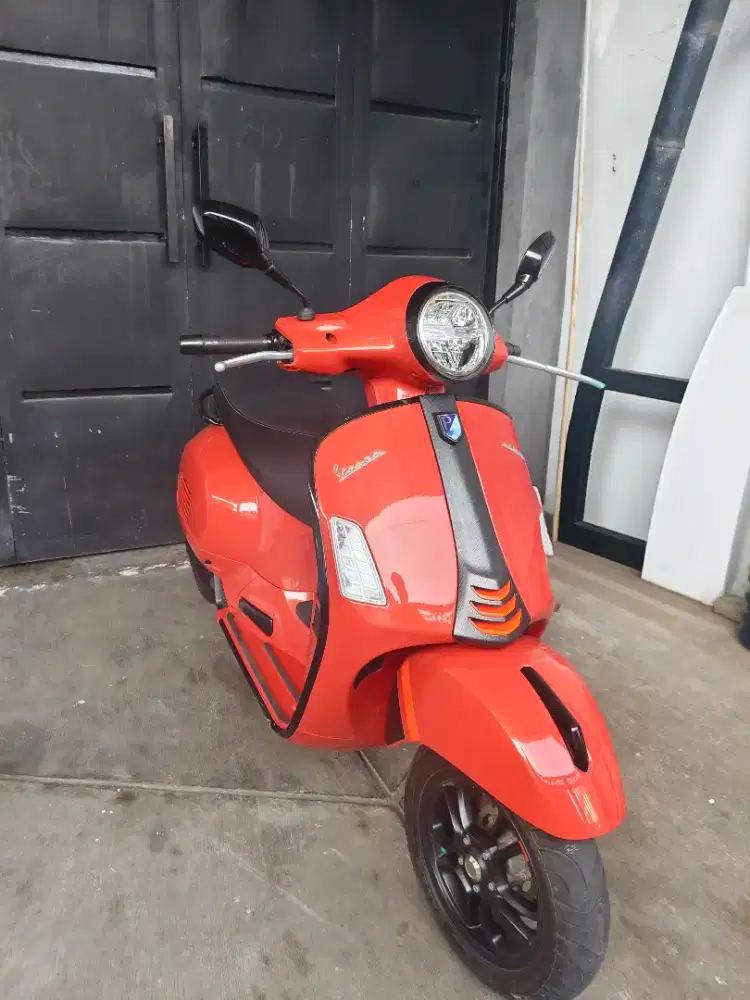 KASTA TERTINGGI !! Vespa GTS 150 Super Sport ABS PMK 2024 Likenew