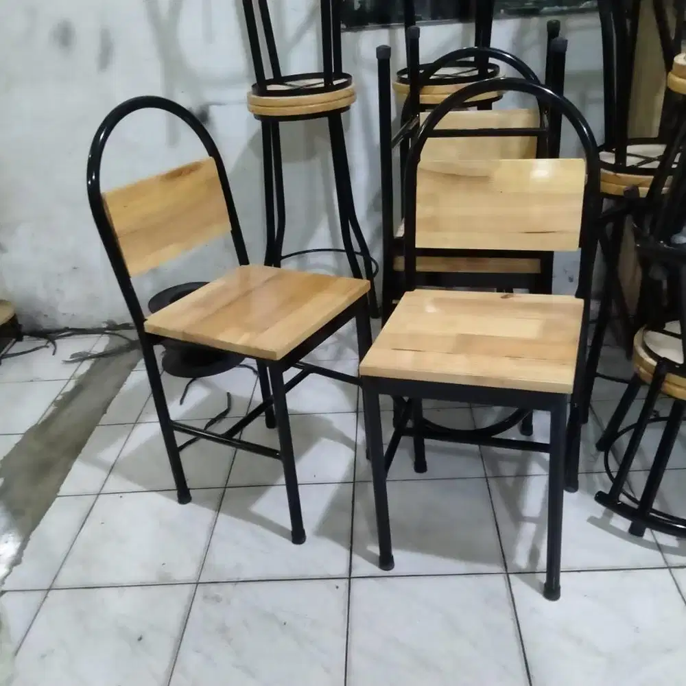 Kursi Petak Sandaran