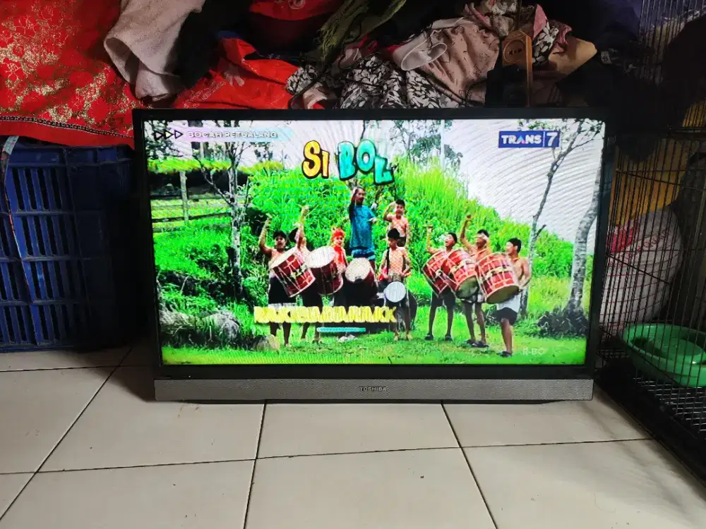 Toshiba Led 32 Inch + STB Zyrex (sepaket)