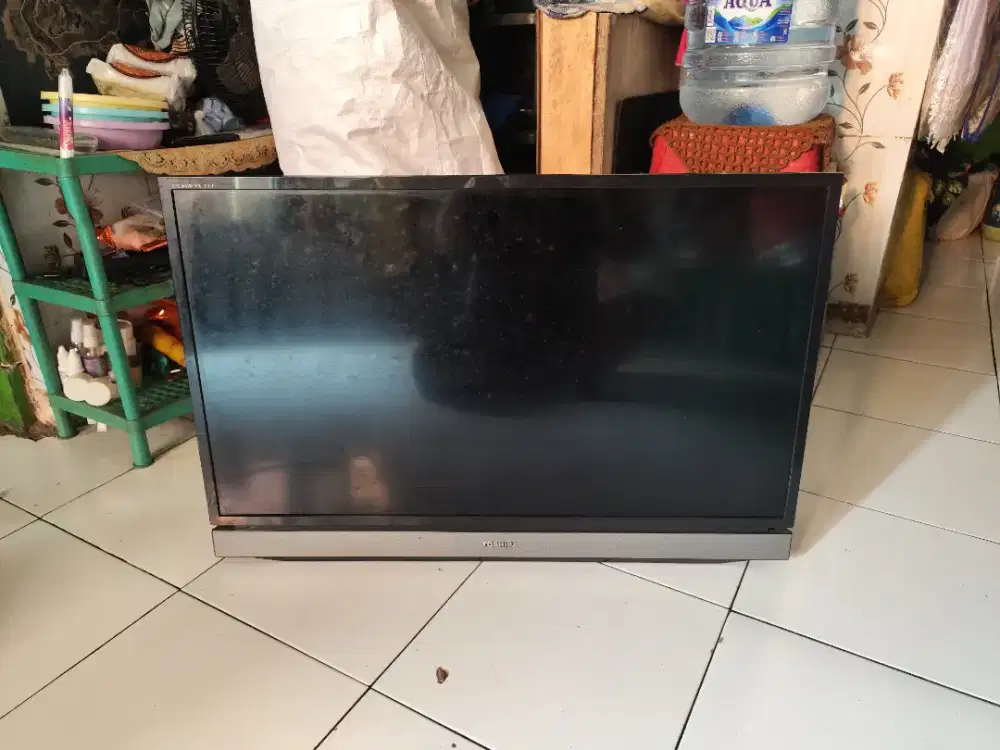 Toshiba Led TV 32 Inch + STB Zyrex