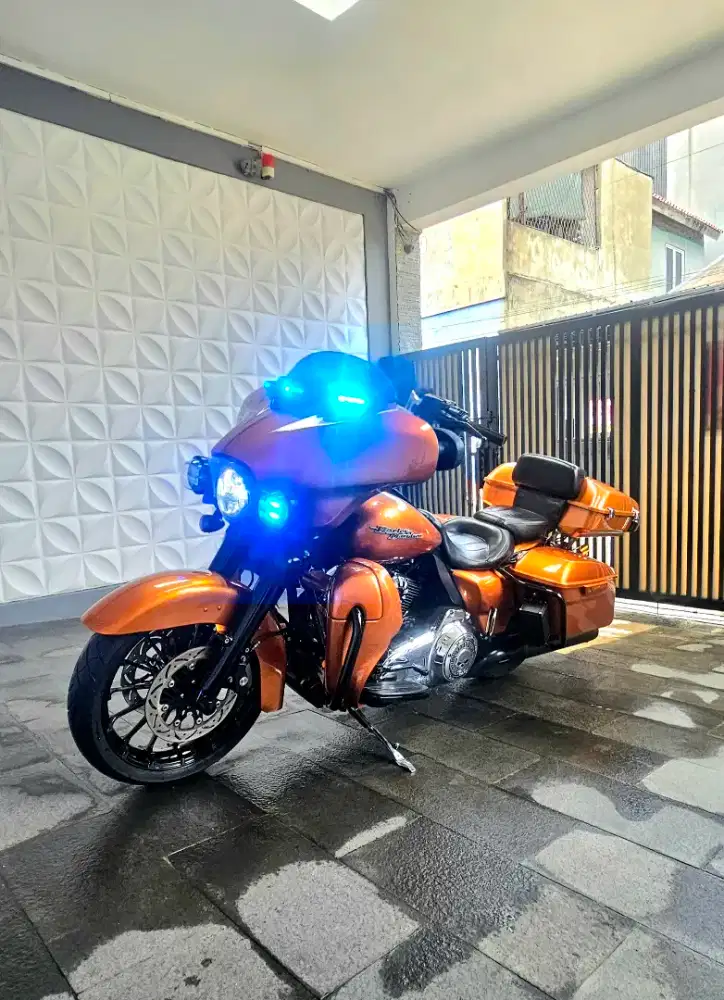 Gs harley streat glide full peper.srnk bpkb ready
