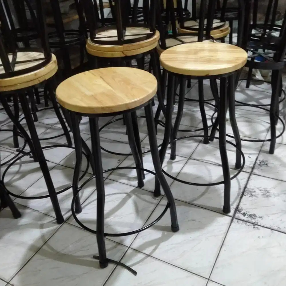 Kursi tampa sandaran T60