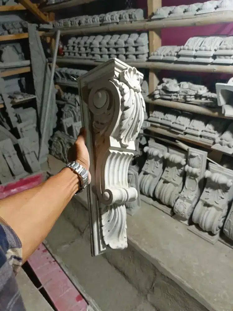 Korbel jendela dan pintu bahan grc