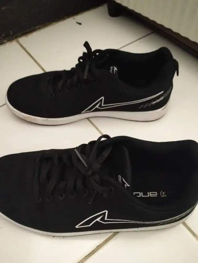 Sepatu Ando PRIA hitam/putih size 42