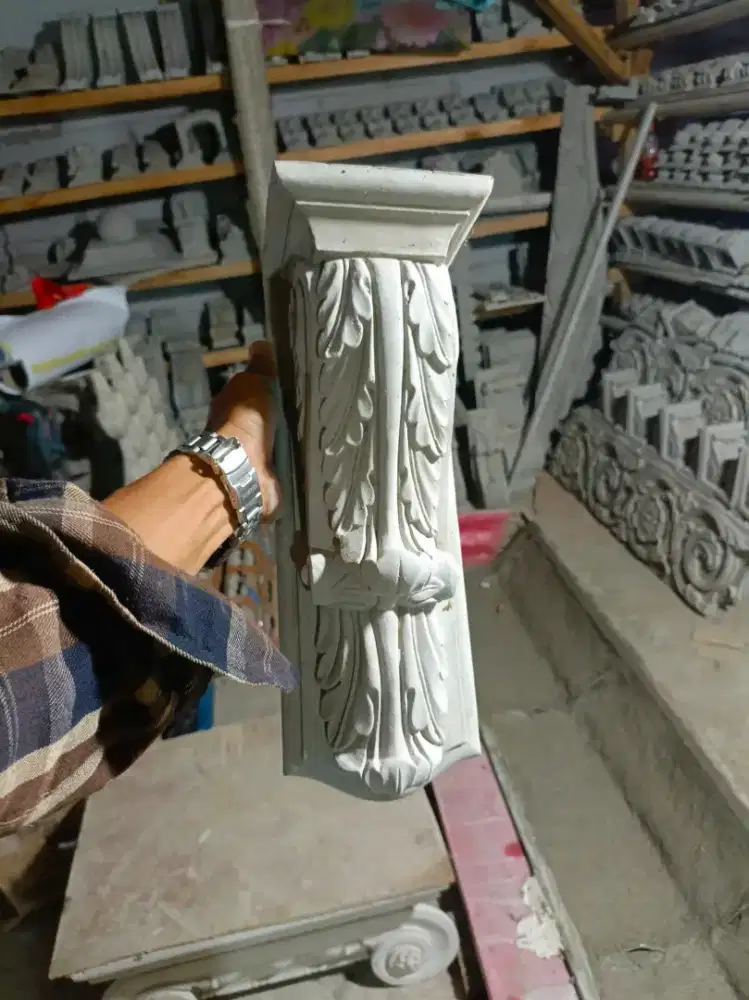 Korbel jendela dan pintu bahan grc