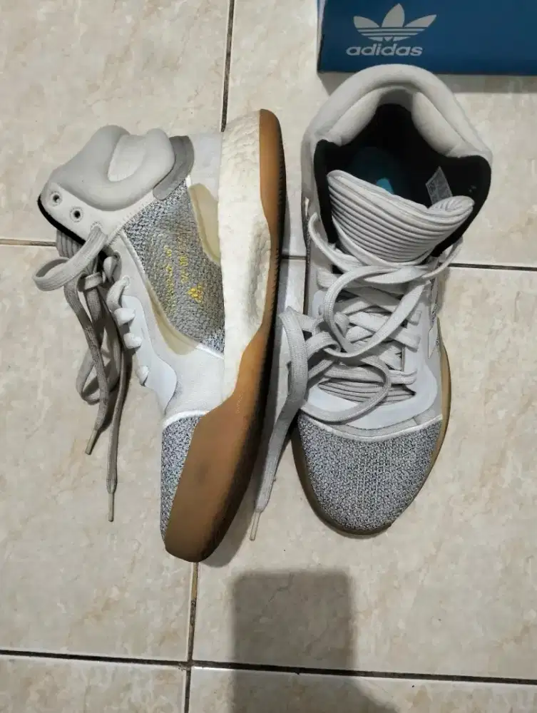 Adidas marqueboost