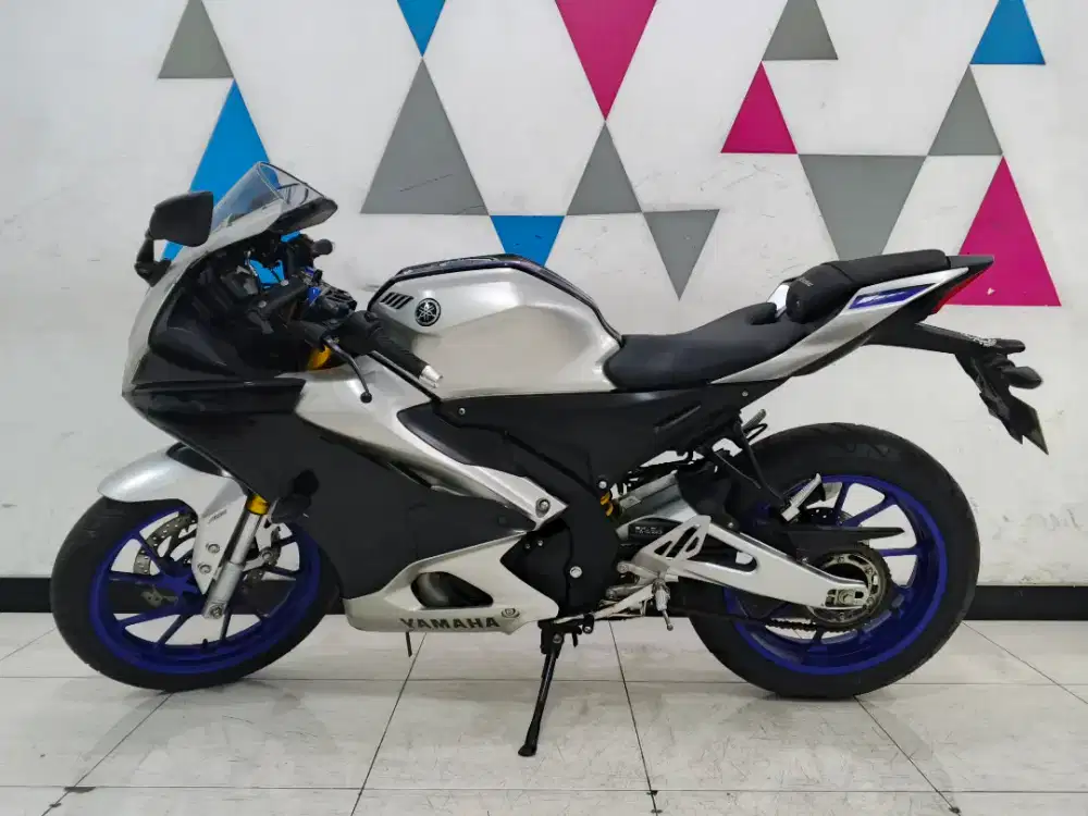 R15 v4 ABS tahun 2022