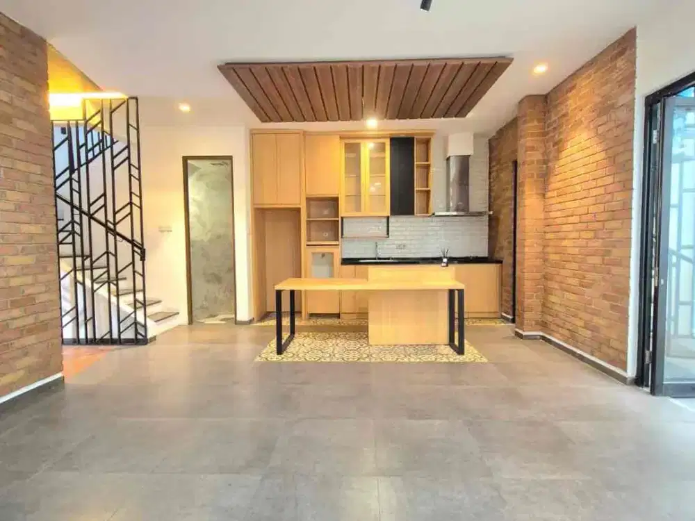Rumah Industrial Discovery Bintaro terawat