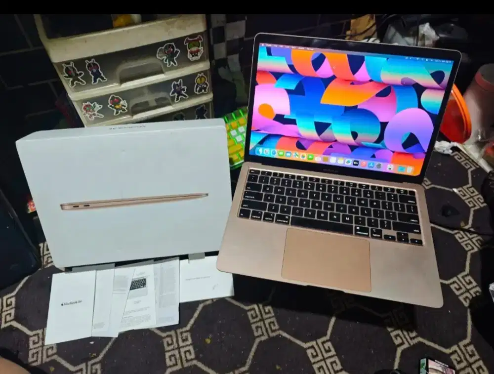 Macbook Air 2020 iBox 8/256 Mulus Normal Siap Pakai