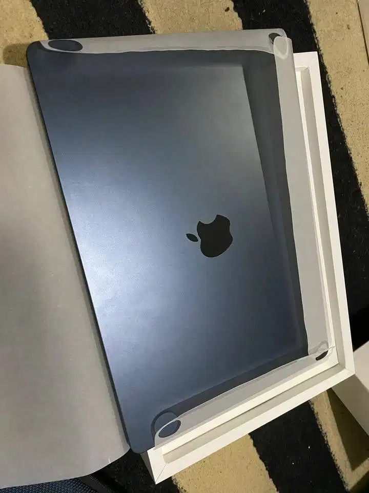 MACBOOK AIR M3 15 Inch 8/256Gb Midnight Ibox Like New