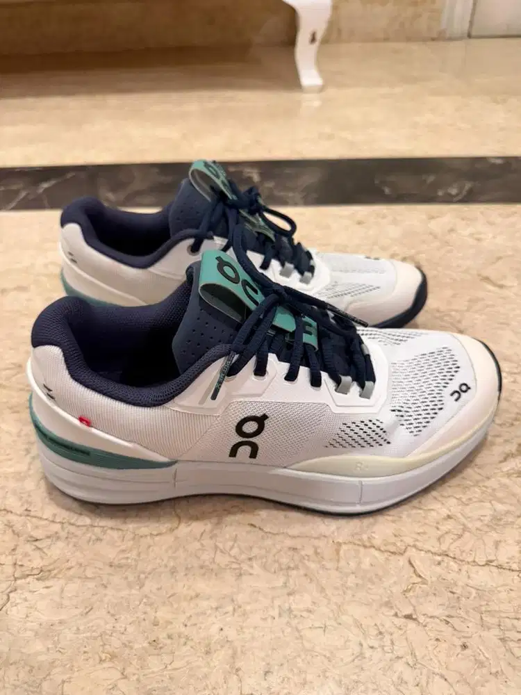 Sepatu The Roger Pro 2