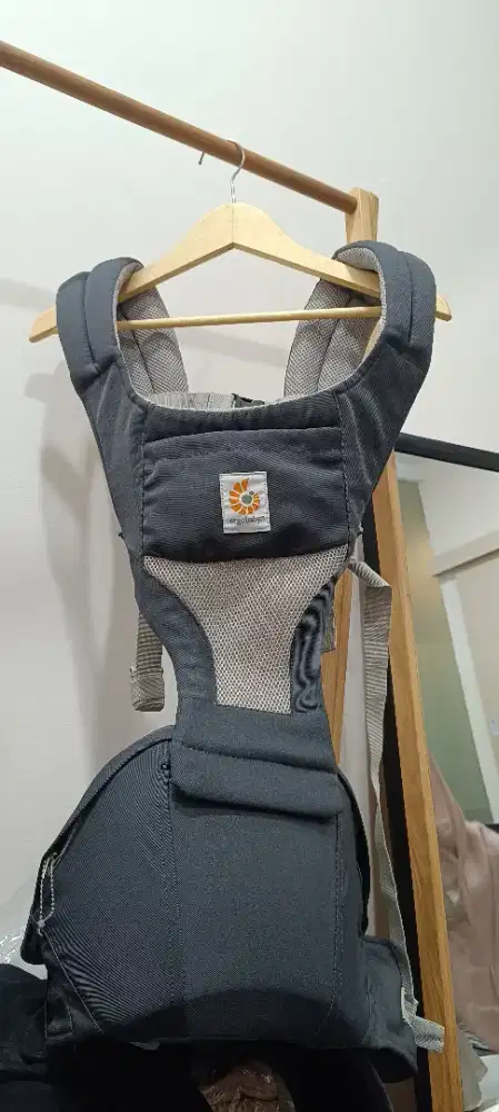 ERGOBABY HIPSEAT COOL AIR MESH NEGO