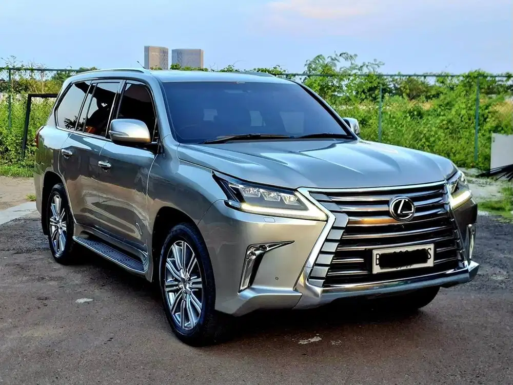 Lexus LX570 LX 570 2017 Low KM 12RB Antik