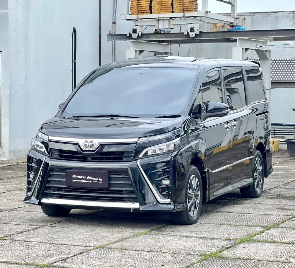 Toyota Voxy 2.0 AT 2021