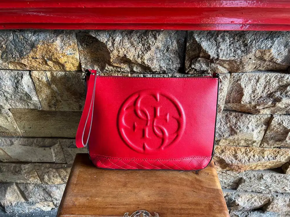 Clutch/tas tangan Guess