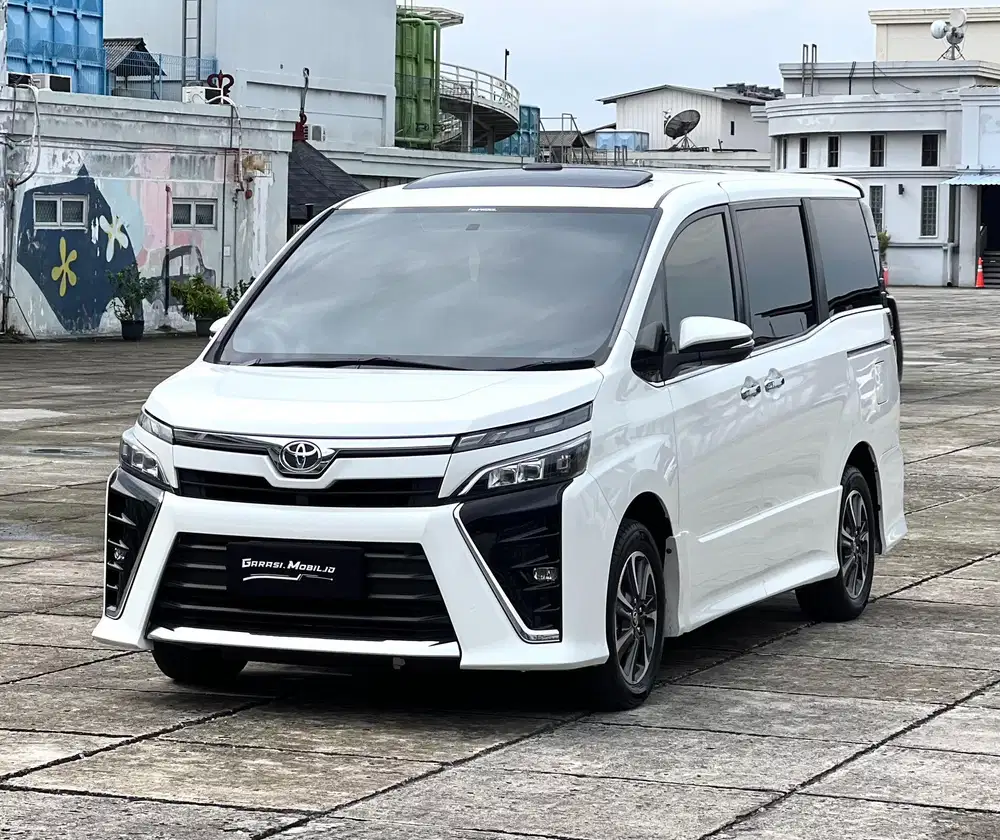Toyota Voxy 2.0 AT 2021 / Odo 58rbu Kilometer