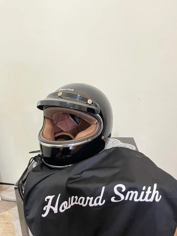 Helm Howard Smith