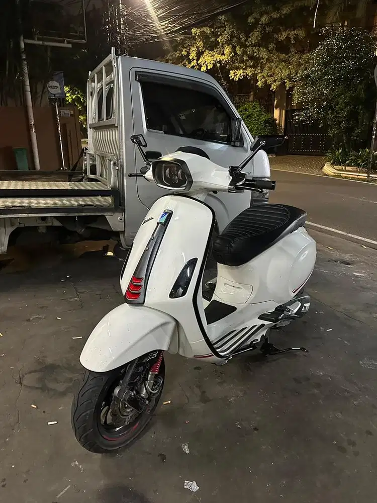 VESPA PIAGIO SPRINT CARBON 150 IGET ABS FACELIFT TAHUN 2019