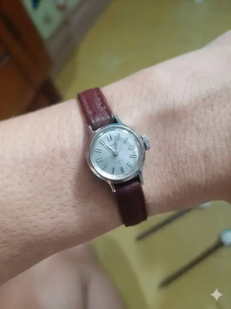 Jam tangan wanita Seiko Manual winding