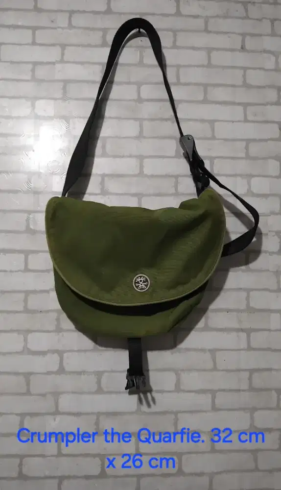 Sling bag merk crumpler all varian