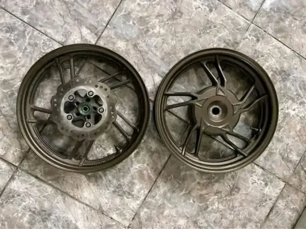 velg Vario 125 LED new LED old kzr