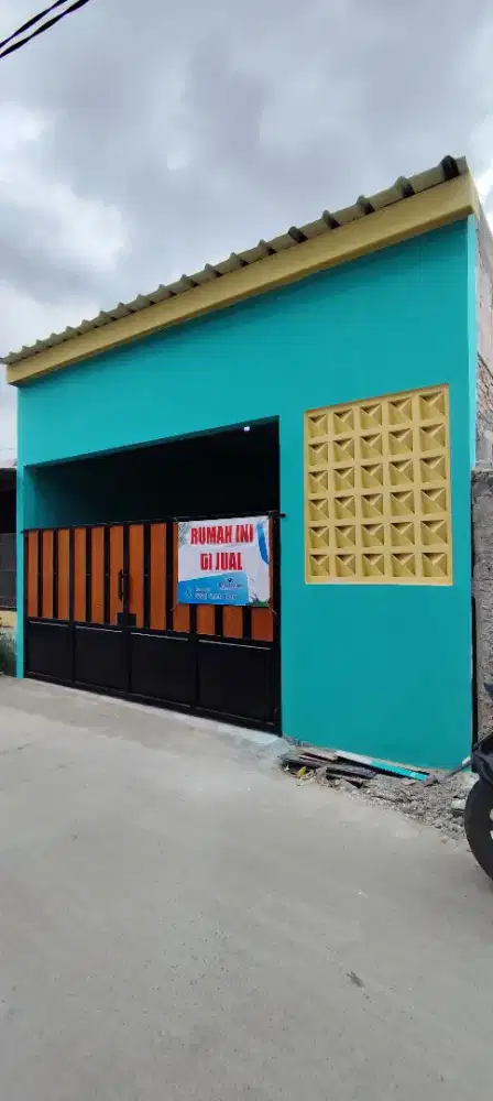 Rumah Dekat Jalan Raya dan Jalur Angkot