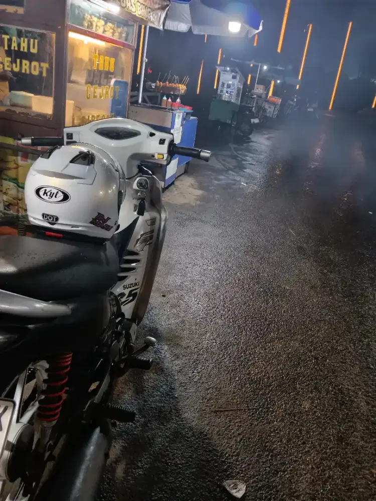 Suzuki shogun r 125