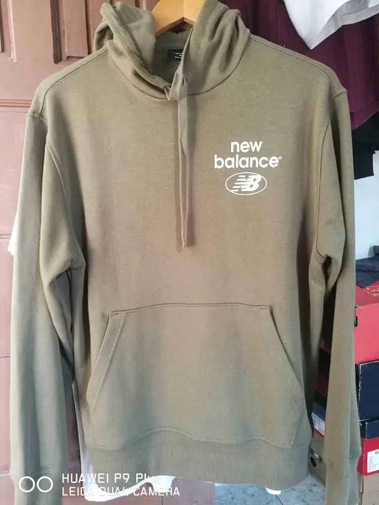 (Preloved) New Balance Pullover Hoodie Olive Army M