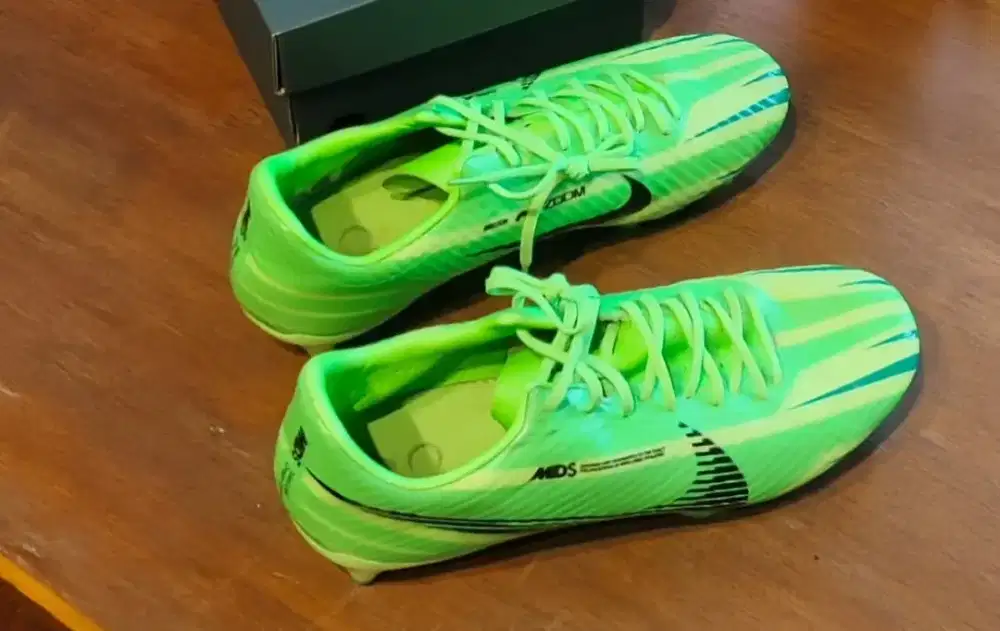 Nike mercurial size 43