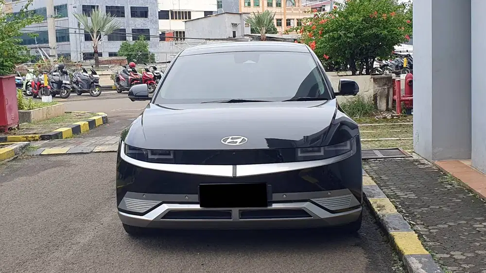 Hyundai Ioniq 5 EV Long Range Signature AT Hitam 2023 Like New Garansi